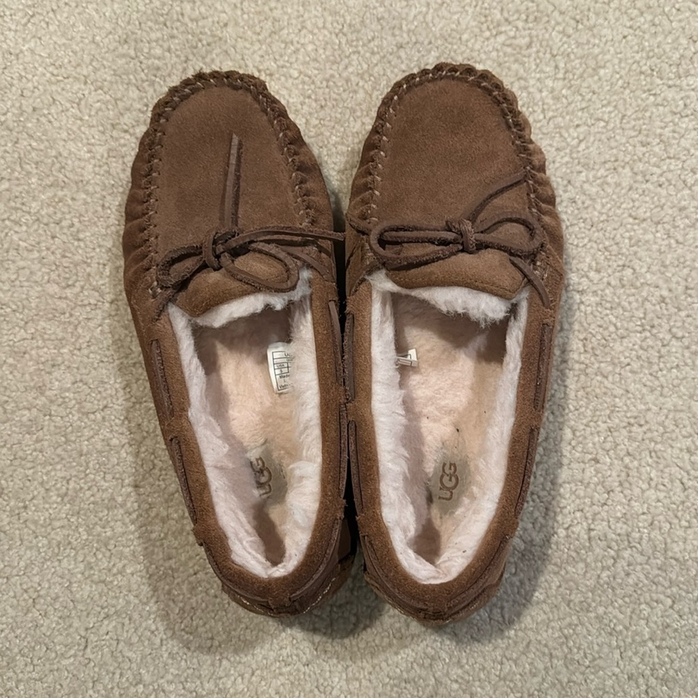 Boys Size 3 Ugg Slippers Style 5296